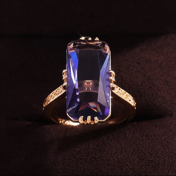 New Women’s Yellow Gold Royal Purple Luxury Ring - Picture 3 of 5